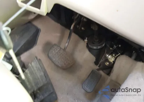 2002 Toyota Camry Le z USA, uszkodzony, nr VIN 4T1BE32K42U069839